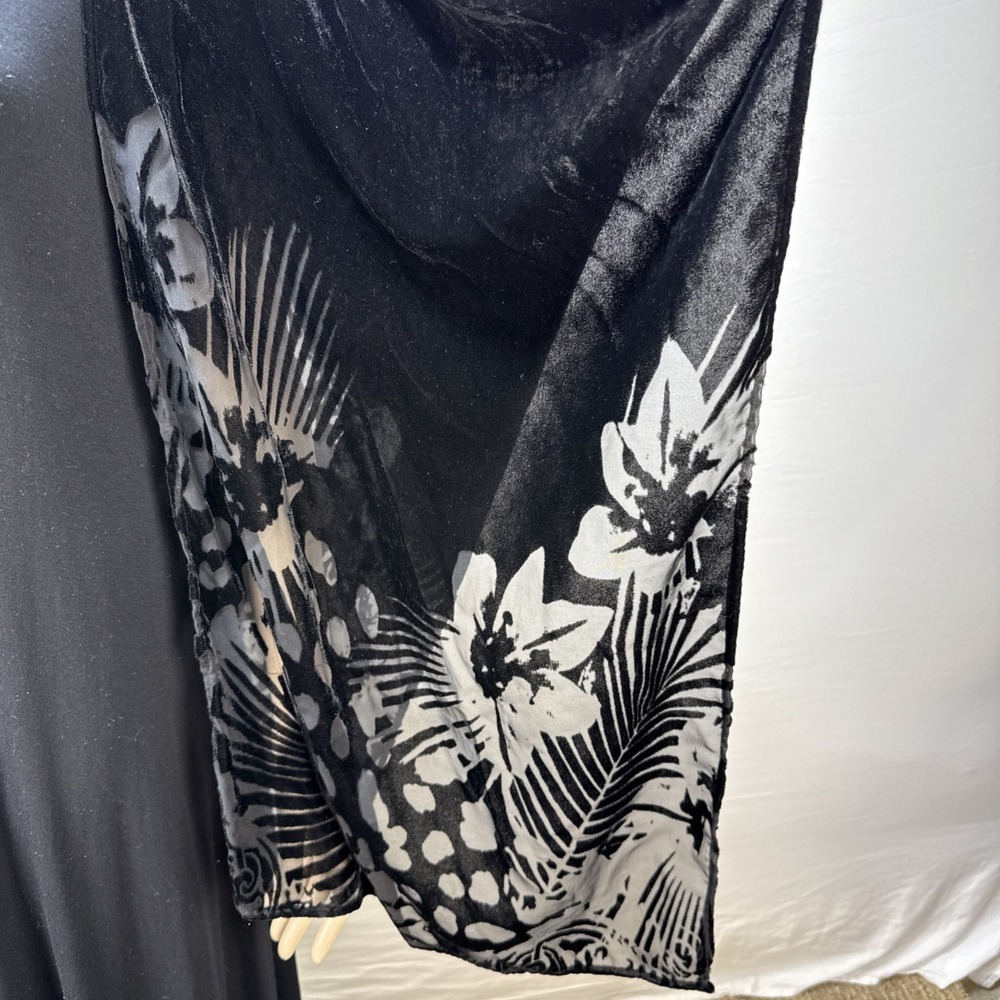 Chico's Black Floral Burnout Velvet Shawl Wrap Scarf One Size Evening Goth - Picture 2 of 7